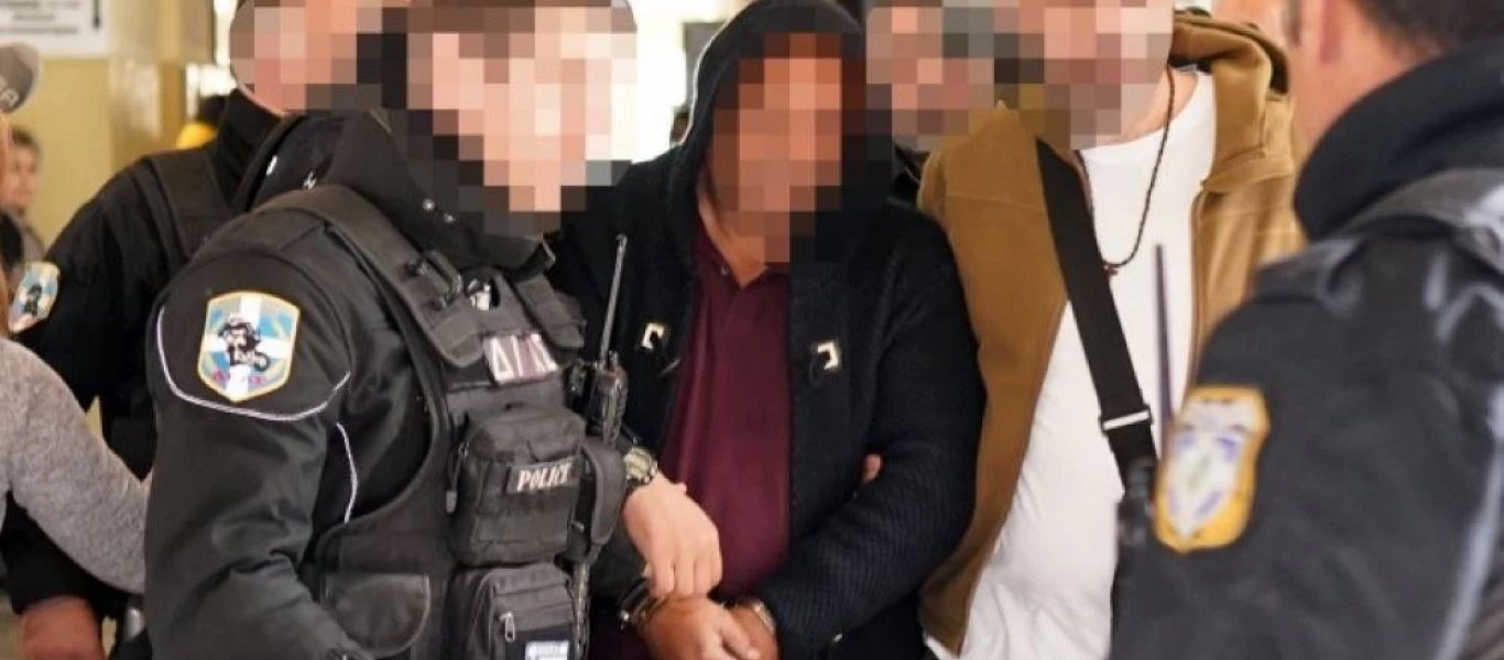 Έγκλημα στην Αλικαρνασσό: Το παιδί ζητά τους γονείς του